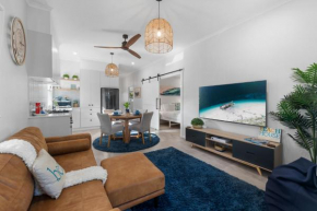 Dicky Beach Original - 2 Bed Downstairs Studio 200m to Beach